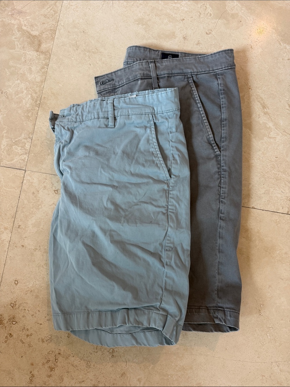 Bundle of 2 AG twill chino shorts